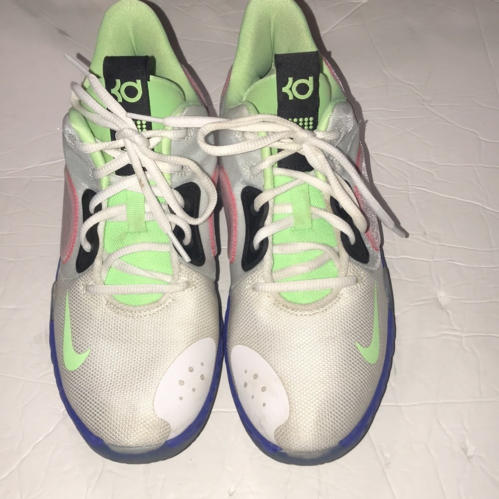Boy’s Nike KD Trey 5 Basketball Sneakers